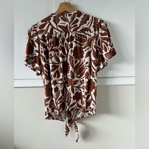 Reitmans Brown and White Floral Blouse - Picture 3 of 3